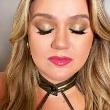 She looked stunning last night! 🤩❤😍 ♡ ♡ ♡ ♡ ♡ ♡ ♡ ♡ ♡ ♡ ♡ #kellyclarkson  #TheVoice #teamkelly #Pop #FanPage #TheKellyClarksonShow #holdontome  #wayfairxkellyclarkson #sexy #inlove #hot #beautiful #AMomentLikeThis  #Flawless #Breakaway #