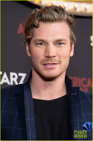 Emily Browning & Ricky Whittle Celebrate 'American Gods' Season 2  Premiere!: Photo 4252512