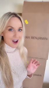 Thank you @maxbenjaminofficial ! One for everyone in the audience! 😁💕 So  thrilled with these treats for the ladies coming to Bougie Bingo next Sat  15th! 🙌, #maxbenjamin #maxbenjaminofficial ...