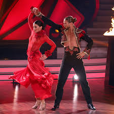 Like in the previous season during the launch show the 14 celebrities found out which professional dancer they will. Folge 11 Von Let S Dance Das Sind Die Tanze Im Halbfinale