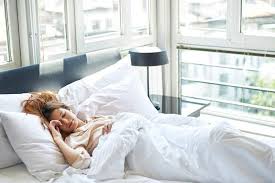 Seperti hp yang perlu dicas supaya bisa terus digunakan, kamu perlu cukup tidur aku butuh tidur paling tidak delapan jam setiap malam. Ini Bahaya Tidur Pagi Yang Bisa Sebabkan Gangguan Medis Alodokter