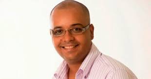 Manuel Nina presenta «Infancia Atemporal»: homenaje visual a la niñez y la  maternidad