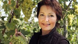 Wiebke binder mdr und… read more »wiebke binder hochzeit einleitung : Mdr Moderatorin Claudia Look Hirnschal Kurz Nach Ihrem 56 Geburtstag Gestorben