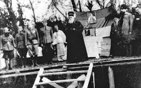 Djujic in june 1942, by gen. Datei Patrijarh Gavrilo Dozic Episkop Nikolaj Velimirovic Vojvoda Momcilo Ä'ujic Dimitrije Ljotic I Drugi U Sloveniji 1945 Godine Png Wikipedia