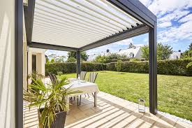 Quelle pergola à lames orientables choisir ? Pergola Bioclimatique En Aluminium Gustave Rideau