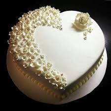 Pin Von Hayat Auf Denenecek Projeler 50 Hochzeitstag Kuchen Herzhafte Kuchen Hochzeitstorte Herz