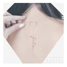 Küçük dövmeler özellikle ilk kez dövme yaptıracakların en çok tercih ettikleri dövme modelleri arasında gelir. Julia Tattoo Mamatattooideen Julia Tattoo Bebek Dovmeleri Kucuk Dovmeler Boyun Dovmeleri