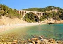 La grande plage du rouet à carry le rouet se situe à l'est de la station balnéaire. Plage Des Eaux Salees Carry Le Rouet Frequence Sud Fr