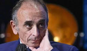 Ein rentner hat ein rohes ei auf dem kopf des rechtsextremen französischen präsidentschaftskandidaten éric zemmour zerschlagen. Eric Zemmour Wants To Remove The Points License Byri
