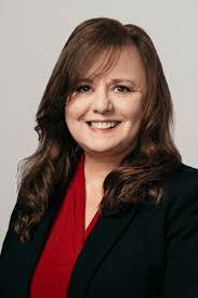 Renee Cross's Instagram, Twitter & Facebook