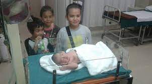 Muhammad azriel gamitza iskak akun facebook : Istri Gary Iskak Lahirkan Bayi Perempuan Showbiz Liputan6 Com
