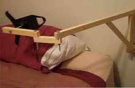 Ich habe dies, damit ich das tablet die hände frei sehen kann und, eine. 5 Fantastische Diy Tablet Halterungen Furs Bett Wahlen Sie Fur Das Beste Und Wir Bauen Es Webkultur Nachrichten Aus Der Welt Der Modernen Technologie