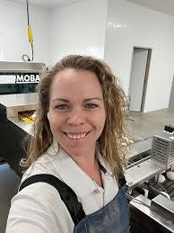 Anneke Donkers-Stickney (@AnnekeD85)