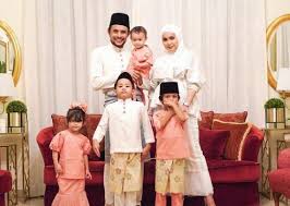 Pelakon jelita ayu raudhah dan suaminya, zaquan adha nampaknya tidak mengambil masa yang lama untuk berkongsi foto anak lelaki mereka yang baru dilahirkan. Ya Saya Mengandung Lagi Bersalin Anak Keempat Tahun Lalu Ayu Raudhah Umum Hamil Cahaya Mata Kelima Hiburan Mstar