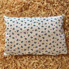 L'essenza di cirmolo raggiunge la massima efficacia per la vostra salute tramite l'utilizzo del cuscino di cirmolo silvador. Cuscino Di Pino Cembro Cuore Fiore Bianco 30 Cm Kurtart