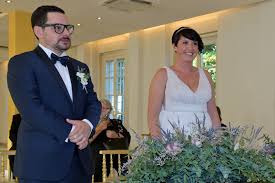 Abbiamo incontrato cast e regista e abbiamo chiesto loro se l'appuntamento con una puntata di una serie, possa diventare una sorta di. Silvia E Francesco Romantico Matrimonio Tra I Vigneti Di Parma