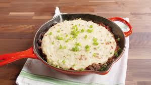 Southwest Shepherd S Pie With Mashed Cauliflower Cheddar Bacon Recipe Recipes Ground Turkey Recipes Turkey Recipes