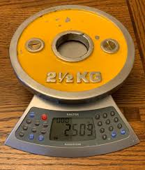 Kitchen scales typically measure items between 0.05 ounces and 12 pounds. Epz13zyqz4bfdm
