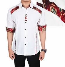 Terkadang banyak dari kaum pria maupun wanita menggunakan kemeja batik tersebut untuk acara formal serta semiformal. Konsep Terbaru 51 Model Kemeja Pria Kombinasi Brokat