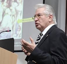 „jako neurochirurg vidím často na tvářích svých pacientů únavu. Prof Dr Alexandru Vlad Ciurea De SÄƒnÄƒtate Nu Trebuie SÄƒ Ne Batem Joc ViaÈ›a MedicalÄƒ