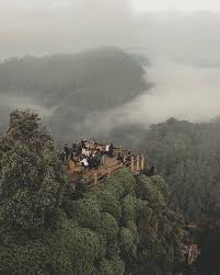 Tempat wisata yang tersedia di bandung bukan hanya wisata alam, namun terdapat juga wisata sejarah. Netizen Bandung Barat Surganya Wisata Alam Di Jabar