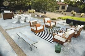 Outdoor Courtyard Space In Tucson Arizona Check Us Out At Shopboxhill Com Modern Outdoor Decor Modern Outdoor Living Modern Outdoor Living Space