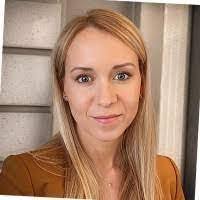 Amanda Pickell's Instagram, Twitter & Facebook