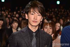 画像2 20 佐藤健 ファンと超接近 にゃんポーズ も ファンサの嵐に女子悲鳴 たけるん優しい 亜人 佐藤健 亜人 佐藤健 短髪