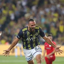 Yılmaz bal, çaykur rizespor kulübü olarak fenerbahçe kulübüyle vedat muriqi'nin transferi için her konuda anlaşmaya varılmıştır. Biyonik Adam Vedat Muriqi Fener Alayi