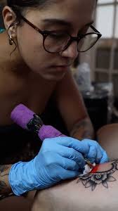 Turnos disponibles en CDMX🇲🇽, Citas o cotizaciones al 📲: 55 2845 4481,  •, •, #tattooflash #traditionalworkers #oldschooltattoos  #tradworkerssubmission #tattooworkers #classic ...