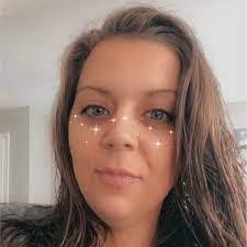 Beverly Newlin's Instagram, Twitter & Facebook