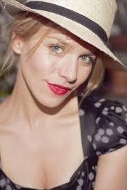 Julia Dietz's Instagram, Twitter & Facebook