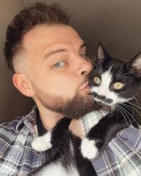 Karl Dutton's Instagram, Twitter & Facebook