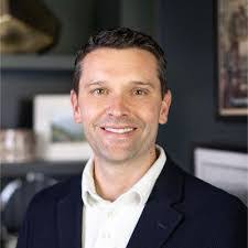 Alyssa Nardelli's Instagram, Twitter & Facebook