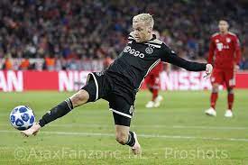 Donny van de beek will wear the number 34. Media Stoken Vuurtje Rond Van De Beek Op Zaakwaarnemer Kruipt In Rol Ten Hag Ajaxfanzone Nl