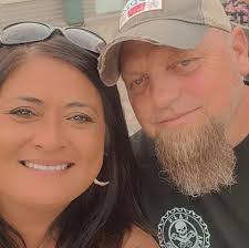 Is liquid chlorine better than a floater tablet holder for pool maintenance?