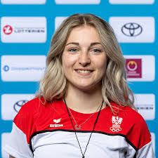 Lisa Heim's Instagram, Twitter & Facebook