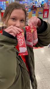 Replying to @din mamma Jakten på skumtomtar #pepparkaksdeg #superfynd  #skumtomtar #skumtomte #pepparkaka #recepttips #självscanna #handlamedmig  #borås