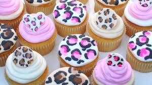 Leopard birthday cake leopard print cake for a little diva maris boutique cakes. Leopard Print Cupcakes Free Blog Tutorial My Cake School