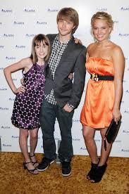 Born march 5, 1989 in houston, texas, usa. Sterling Knight