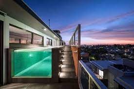 Penthouse & luxuswohnungen in oberösterreich: Jam Architects Penthouse Wohnung Coppin Dachterrasse Einbau Pool Beleuchtet Luxus Penthaus Penthouse Moderne Pools