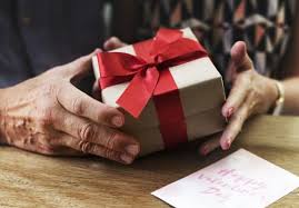 These thoughtful birthday gifts are the way to anyone's heart! 10 Unique Birthday Gifts To Keep Your Loved Ones Smiling Middle Class Dad