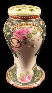 Pin By Jan Hundhausen On Epingles Et Peignes In 2021 Hat Pins Antique Hats Beaded Hat