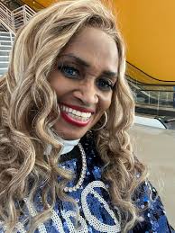 Custom headboard and bedding by Melody