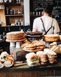 Uber Die Besten Coffeeshops Cafes Und Backereien In Brighton Und Ein Rezept Fur Den Besten Victoria Sponge Cake Erdbeerk Cafe Essen Essen Erdbeerkuchen Rezept