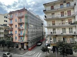 Vendita Appartamento Salerno. Quadrilocale in via Davide Galdi. Buono  stato, secondo piano, con balcone, riscaldamento autonomo, rif. 118616195