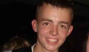 Sunbathe teen dies in plunge from balcony