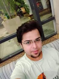 My Oscar fish has scoffed more than 1 pellet food in his mouth because he  acts like he never gets fed😂 Will he be okay it's been half hour with it in