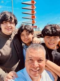 Randy Troxell's Instagram, Twitter & Facebook