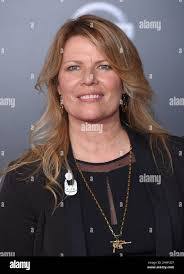 Elizabeth Mcglynn's Instagram, Twitter & Facebook